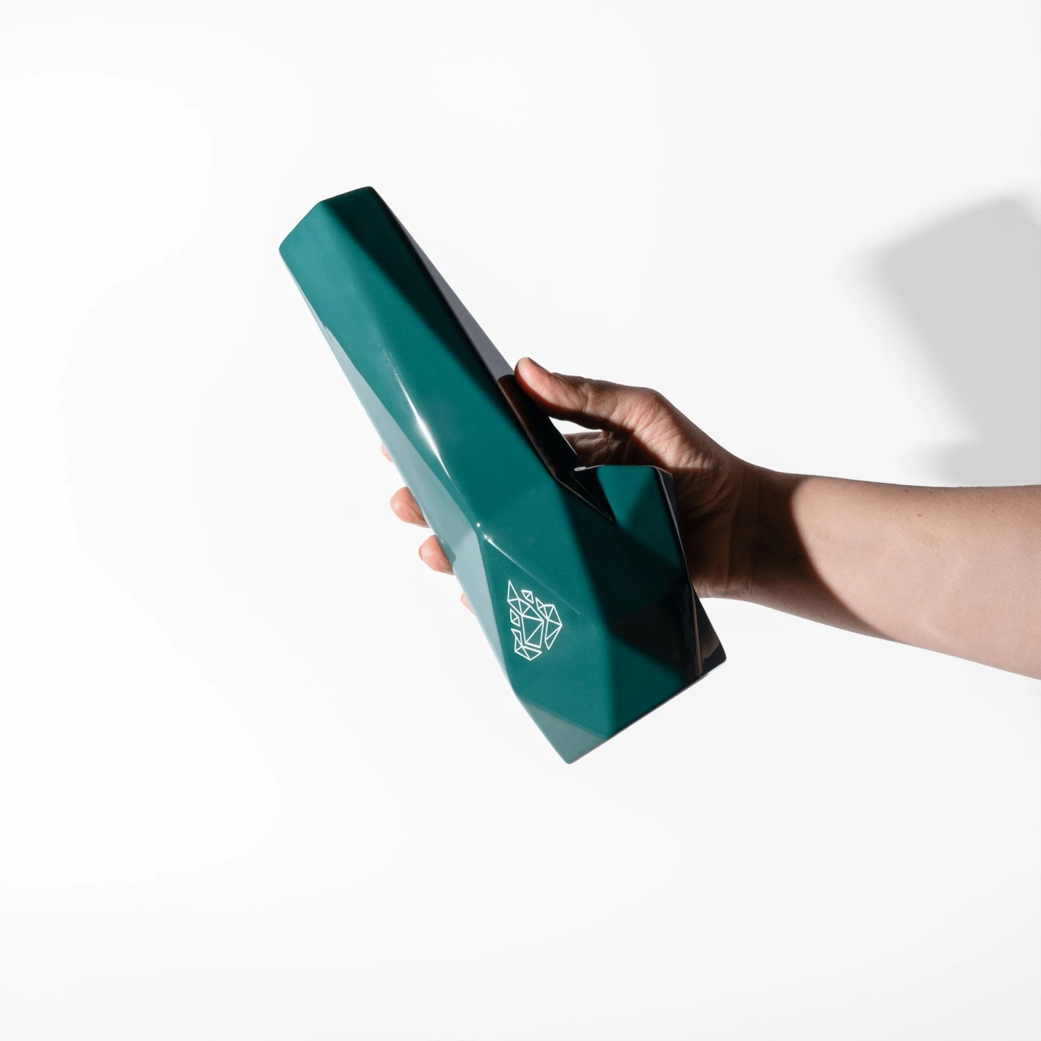 BRNT Designs Boreal Hexagon Ceramic Bong 4 BRNT Designs Boreal Hexagon Ceramic Bong - Image 2