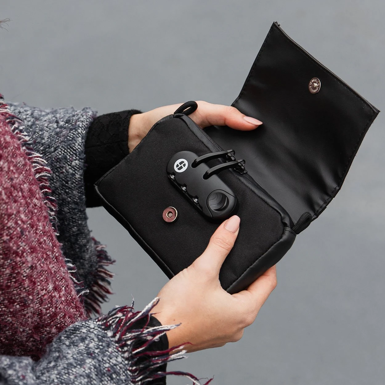 STASHLOGIX Highland 3.0 Smell Proof Case 13 STASHLOGIX Highland 3.0 Smell Proof Case - Image 11