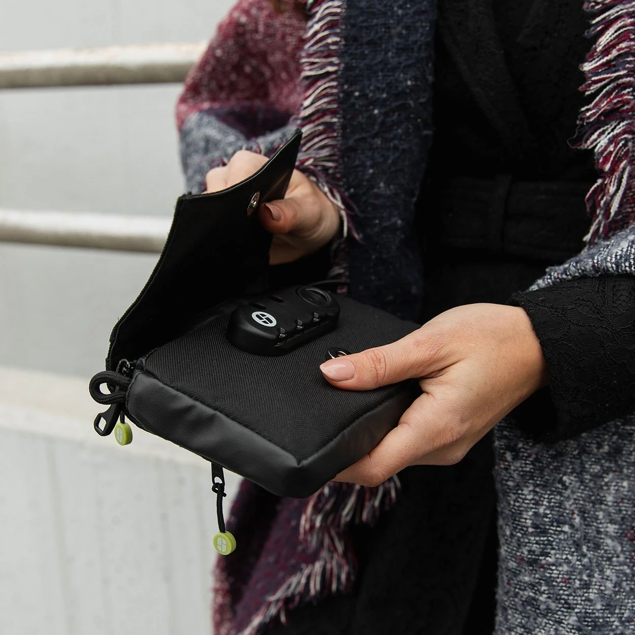 STASHLOGIX Highland 3.0 Smell Proof Case 17 STASHLOGIX Highland 3.0 Smell Proof Case - Image 15